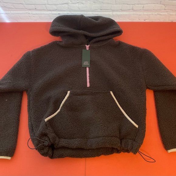 Woman’s Sherpa gray pullover jacket. Size XS. NWT. With hood and kangaroo - Picture 3 of 7